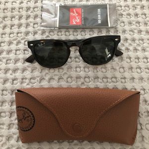 Ray-Ban polarized sunglasses with case and lens cleansing cloth NWOT